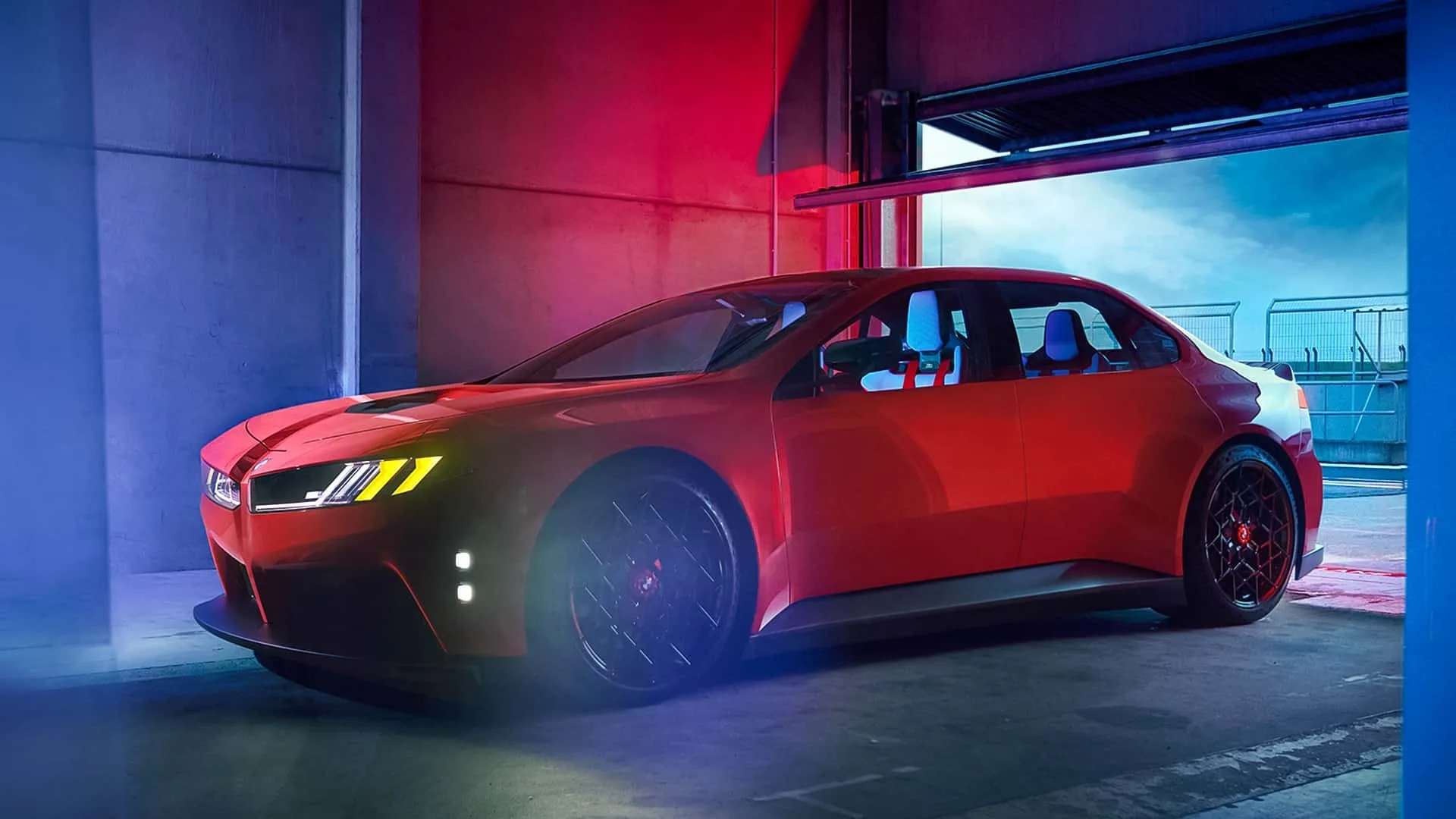 Bmw ya tiene casi listo el m3 electrico y lo ha puesto junto al e30 para pedir permiso a los puristas 74