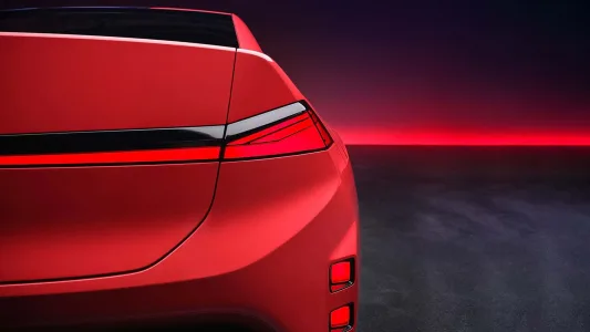 Bmw ya tiene casi listo el m3 electrico y lo ha puesto junto al e30 para pedir permiso a los puristas 84