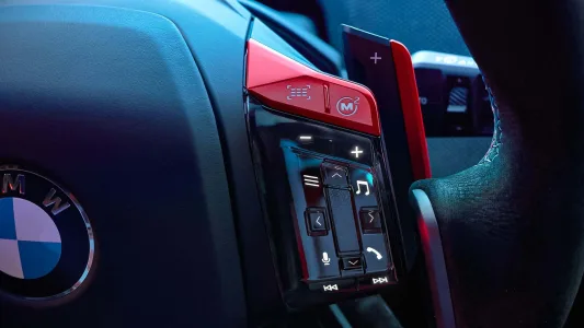 Bmw ya tiene casi listo el m3 electrico y lo ha puesto junto al e30 para pedir permiso a los puristas 91