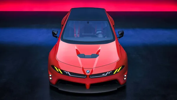 BMW ya tiene casi listo el M3 eléctrico, y lo ha puesto junto al E30 para pedir permiso a los puristas