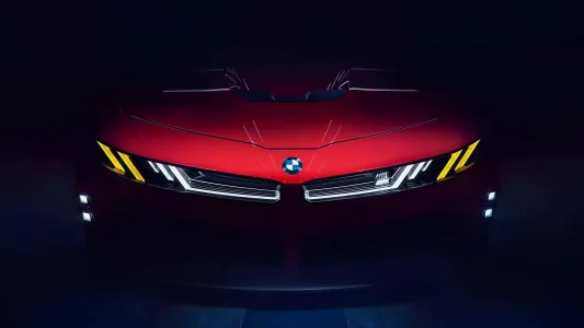 Bmw ya tiene casi listo el m3 electrico y lo ha puesto junto al e30 para pedir permiso a los puristas 99