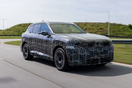 Bmw quiere que el ix5 viaje como un diesel su receta es una bateria gigantesca de 141 kwh