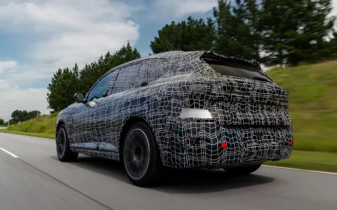 Bmw quiere que el ix5 viaje como un diesel su receta es una bateria gigantesca de 141 kwh 3