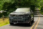 BMW quiere que el iX5 viaje como un diésel: su receta es una batería gigantesca de 141 kWh