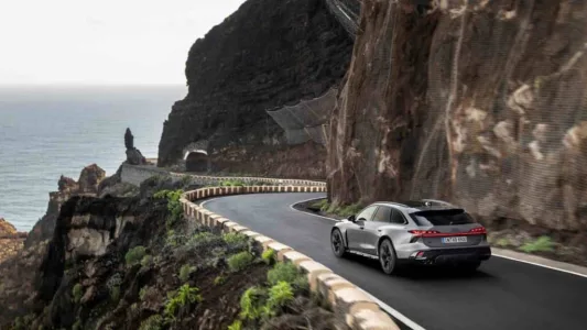 El audi a6 allroad vuelve con suspension neumatica v6 diesel y una receta que los suv no pueden copiar 1