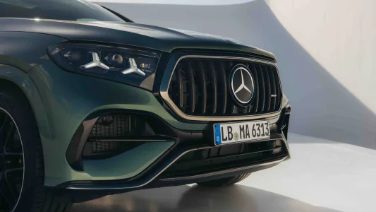 El v8 de amg no estaba muerto mercedes presenta un motor que gira mas alto suena mejor y viene para quedarse 39