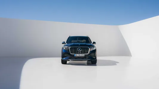 El v8 de amg no estaba muerto mercedes presenta un motor que gira mas alto suena mejor y viene para quedarse 45