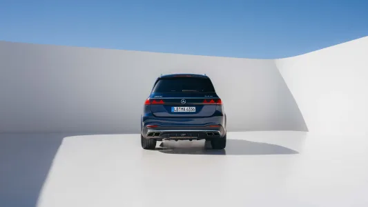 El v8 de amg no estaba muerto mercedes presenta un motor que gira mas alto suena mejor y viene para quedarse 49