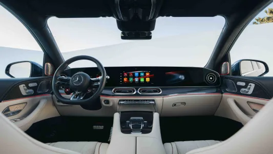 El v8 de amg no estaba muerto mercedes presenta un motor que gira mas alto suena mejor y viene para quedarse 50
