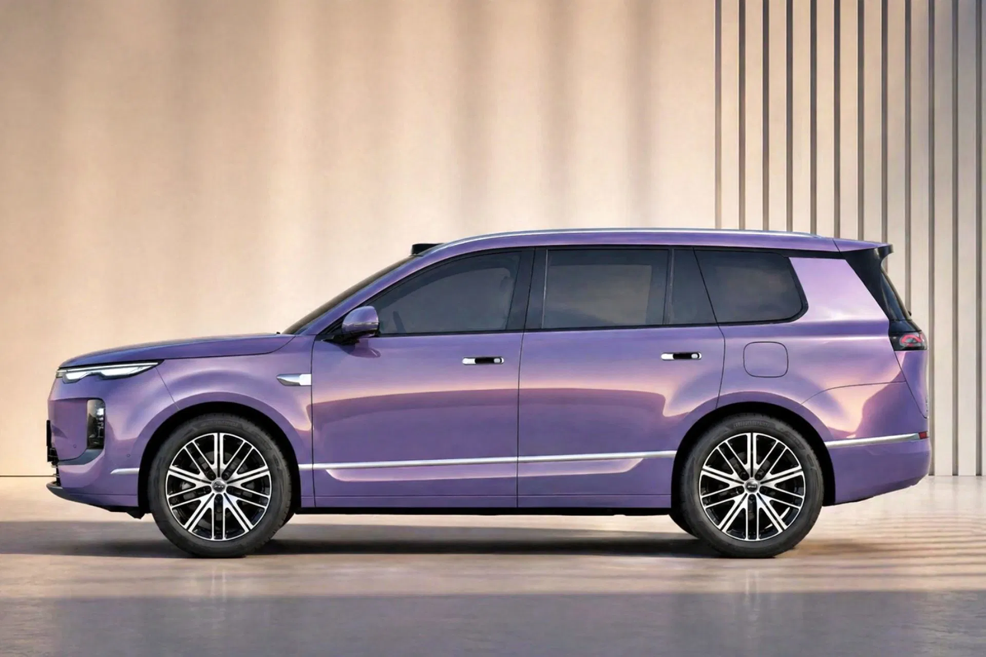 El suv mas grande de byd promete 900 km de autonomia pero el precio oculto es una bateria de peso absurdo