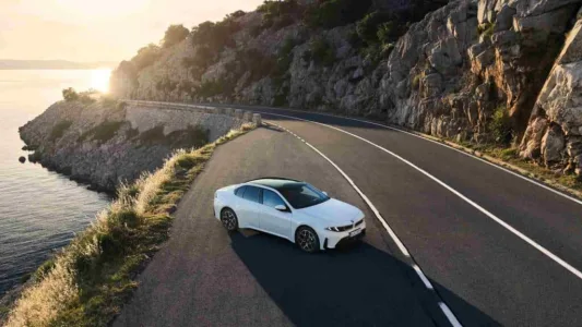 Bmw recupera el i3 como misil electrico 469 cv 900 km de autonomia y una guerra directa contra tesla 6