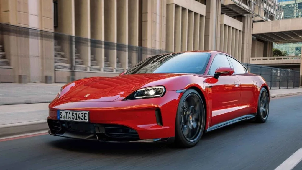 Porsche convierte el taycan en un electrico con teatro mecanico ocho marchas simuladas y mas bateria de serie