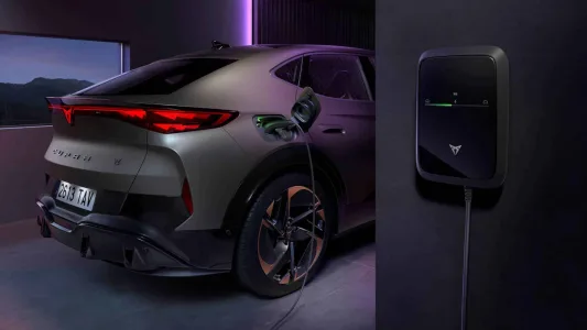 Cupra mueve ficha contra los electricos chinos el tavascan estrena version de acceso y precio mas agresivo 1