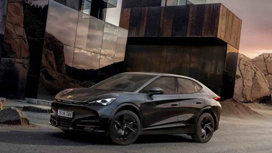 Cupra mueve ficha contra los electricos chinos el tavascan estrena version de acceso y precio mas agresivo 2