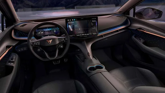 Cupra mueve ficha contra los electricos chinos el tavascan estrena version de acceso y precio mas agresivo 4