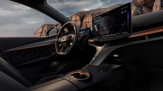 Cupra mueve ficha contra los electricos chinos el tavascan estrena version de acceso y precio mas agresivo 5