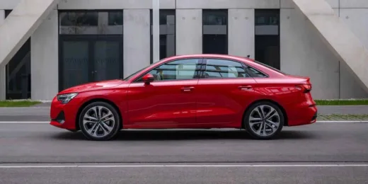 Audi convierte el A3 en un compacto más tecnológico, pero también más dependiente de las pantallas
