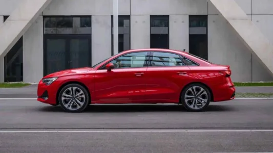 Audi convierte el a3 en un compacto mas tecnologico pero tambien mas dependiente de las pantallas