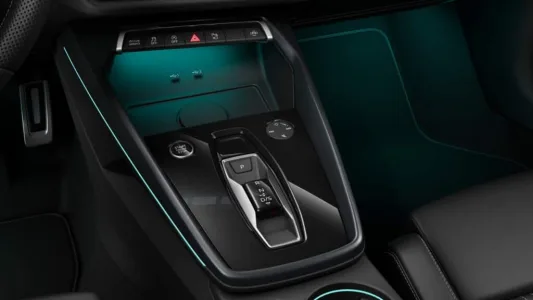 Audi convierte el a3 en un compacto mas tecnologico pero tambien mas dependiente de las pantallas 6