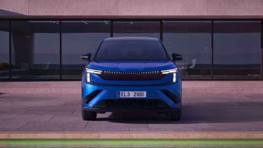 Skoda quiere democratizar el suv electrico grande el peaq ofrece 620 km y 7 plazas desde poco mas de 40 000 euros 3
