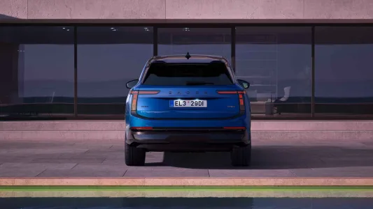 Skoda quiere democratizar el suv electrico grande el peaq ofrece 620 km y 7 plazas desde poco mas de 40 000 euros 5