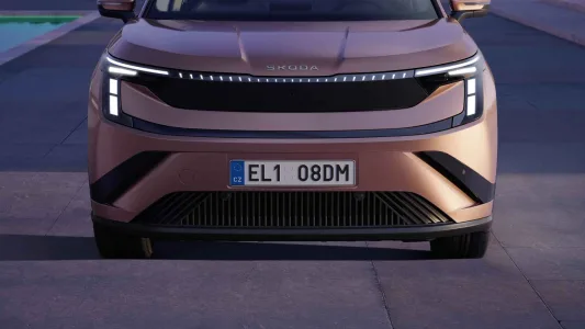 Skoda quiere democratizar el suv electrico grande el peaq ofrece 620 km y 7 plazas desde poco mas de 40 000 euros 13