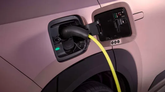 Skoda quiere democratizar el suv electrico grande el peaq ofrece 620 km y 7 plazas desde poco mas de 40 000 euros 14