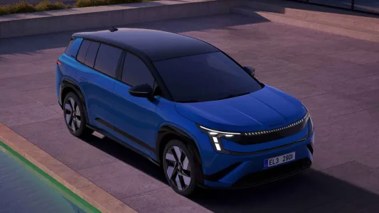 Skoda quiere democratizar el suv electrico grande el peaq ofrece 620 km y 7 plazas desde poco mas de 40 000 euros 17