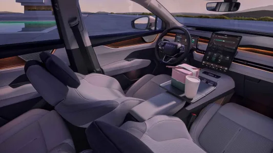 Skoda quiere democratizar el suv electrico grande el peaq ofrece 620 km y 7 plazas desde poco mas de 40 000 euros 24