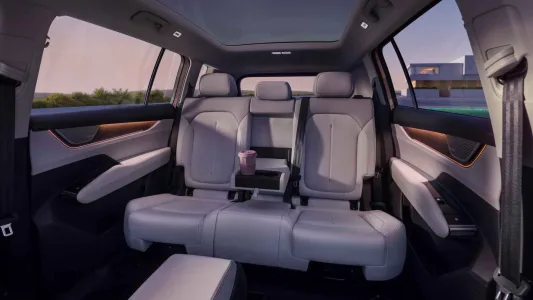 Skoda quiere democratizar el suv electrico grande el peaq ofrece 620 km y 7 plazas desde poco mas de 40 000 euros 26