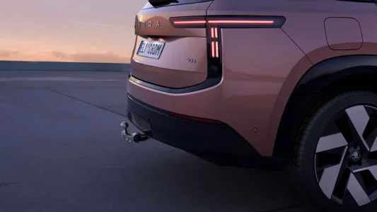 Skoda quiere democratizar el suv electrico grande el peaq ofrece 620 km y 7 plazas desde poco mas de 40 000 euros 37
