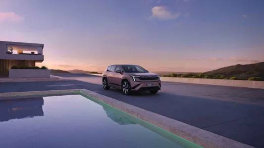 Skoda quiere democratizar el suv electrico grande el peaq ofrece 620 km y 7 plazas desde poco mas de 40 000 euros 38