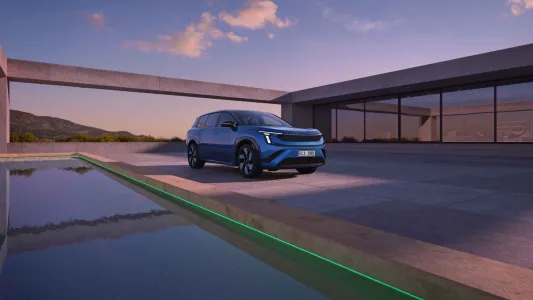 Skoda quiere democratizar el suv electrico grande el peaq ofrece 620 km y 7 plazas desde poco mas de 40 000 euros 39