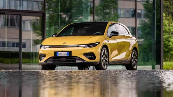 El anti-Golf eléctrico viene de China, se fabrica en España y cuesta bastante menos de lo que esperas
