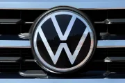 El gigante alemán se tambalea: Volkswagen estudia cerrar fábricas históricas y recortar 100.000 empleos