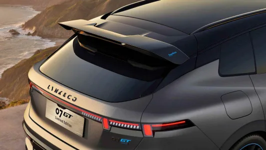 Lynk co prepara el hibrido enchufable que puede poner nerviosa a media europa 530 cv y 1 422 km