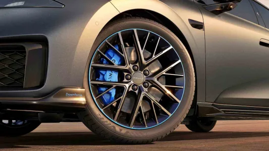 Lynk co prepara el hibrido enchufable que puede poner nerviosa a media europa 530 cv y 1 422 km 5