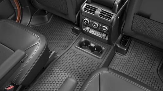 El defender cambia de traje nueva version vertex mas asfalto mas lujo y menos aventura real