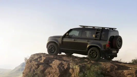 El defender cambia de traje nueva version vertex mas asfalto mas lujo y menos aventura real 3