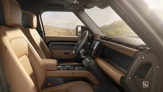 El defender cambia de traje nueva version vertex mas asfalto mas lujo y menos aventura real 10