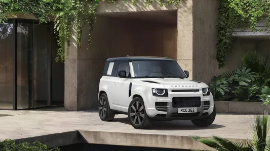 El defender cambia de traje nueva version vertex mas asfalto mas lujo y menos aventura real 12