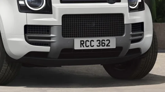 El defender cambia de traje nueva version vertex mas asfalto mas lujo y menos aventura real 16