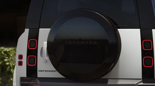 El defender cambia de traje nueva version vertex mas asfalto mas lujo y menos aventura real 18