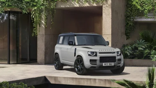 El defender cambia de traje nueva version vertex mas asfalto mas lujo y menos aventura real 20