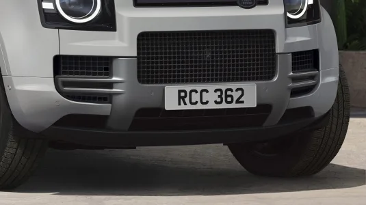 El defender cambia de traje nueva version vertex mas asfalto mas lujo y menos aventura real 24