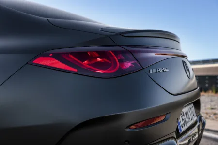 Mercedes amg responde a los puristas con cifras 680 cv tres motores y el cla mas potente jamas fabricado 9