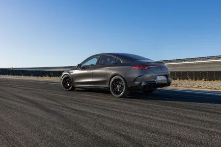 Mercedes amg responde a los puristas con cifras 680 cv tres motores y el cla mas potente jamas fabricado 16