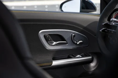 Mercedes amg responde a los puristas con cifras 680 cv tres motores y el cla mas potente jamas fabricado 22