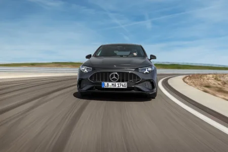 Mercedes amg responde a los puristas con cifras 680 cv tres motores y el cla mas potente jamas fabricado 31