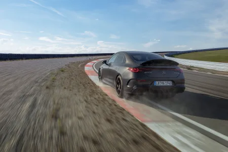 Mercedes amg responde a los puristas con cifras 680 cv tres motores y el cla mas potente jamas fabricado 33